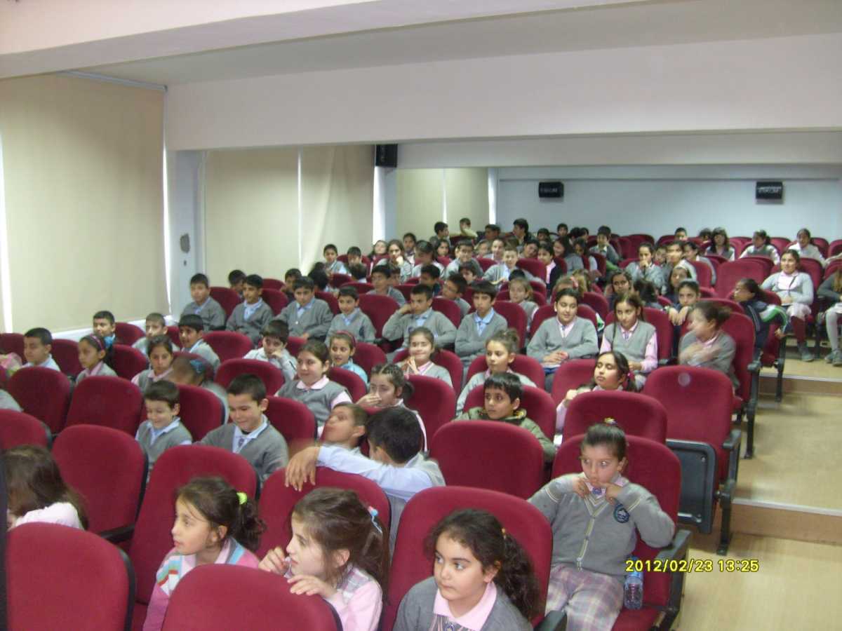 İstanbul İl Milli Eğitim Müdürlüğünden Yazarlar okullarda Projesi