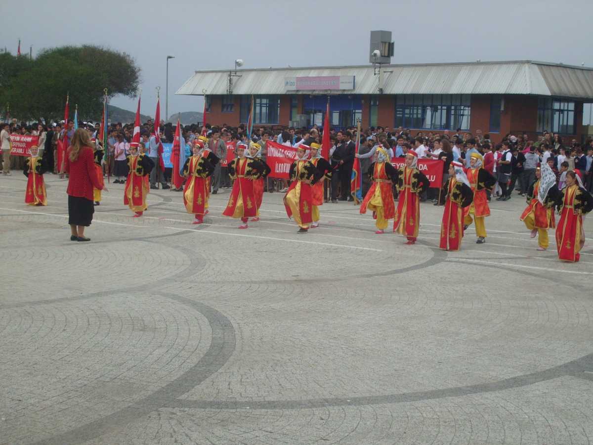 Cumhuriyet Kutlamalarında Folklor gösterileri