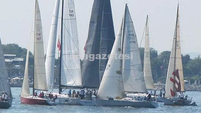 Marmara-Adalar yarışında dönüş şamandırası battı