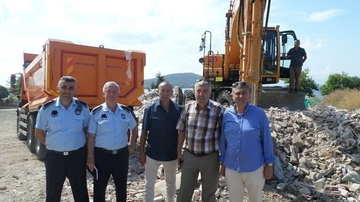 Adalar Belediye Başkan yardımcıları Kınalıada’da halkın sorunlarını dinledi
