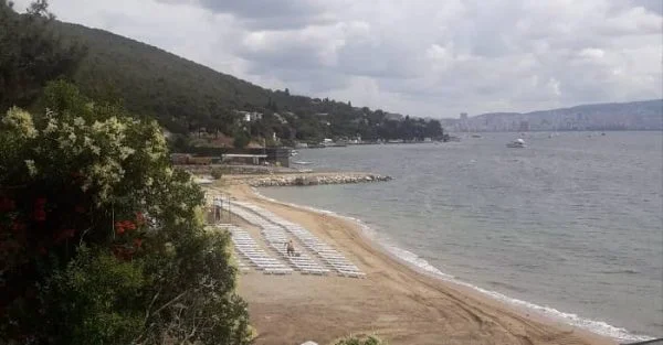 Adalar Belediyesi kaçak plajını açtı!