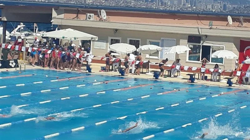 Prens Adaları Yüzme Şampiyonası Kınalıada’da başladı