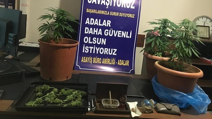 Adalar’da uyuşturucu operasyonu! 4 kişi gözaltında