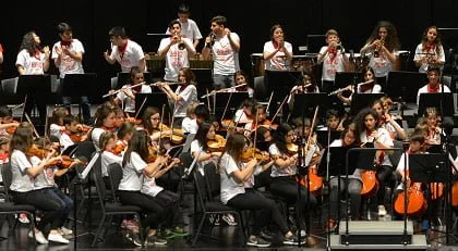 Barış İçin Müzik Adalar Çocuk Orkestrası İzmirlilerle buluşuyor