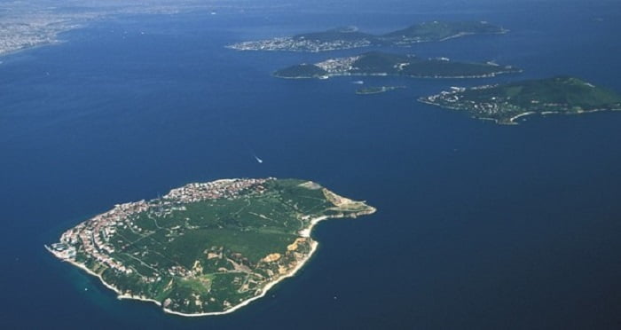 Adalar’da kıyıları halka kapatanlar Pazar günü protesto ediliyor