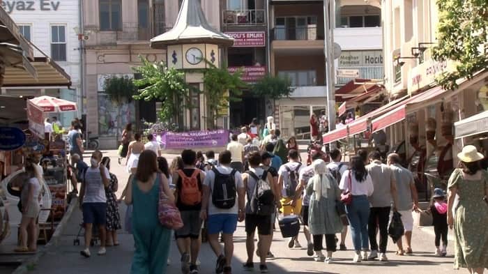 İstanbullular Adalar’a akın etti