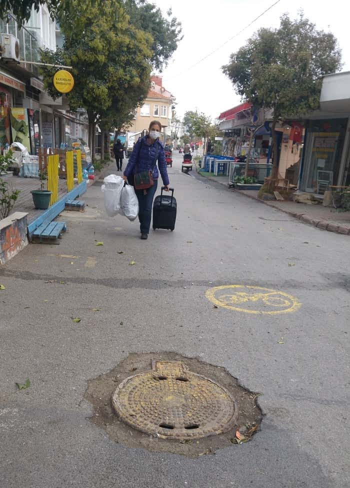 Adalar'daki rögar kapakları tehlike yaratıyor!