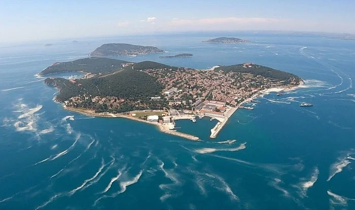 Adalar’ın orada bazı oluşumların olduğuna yönelik bazı ihbarlar var