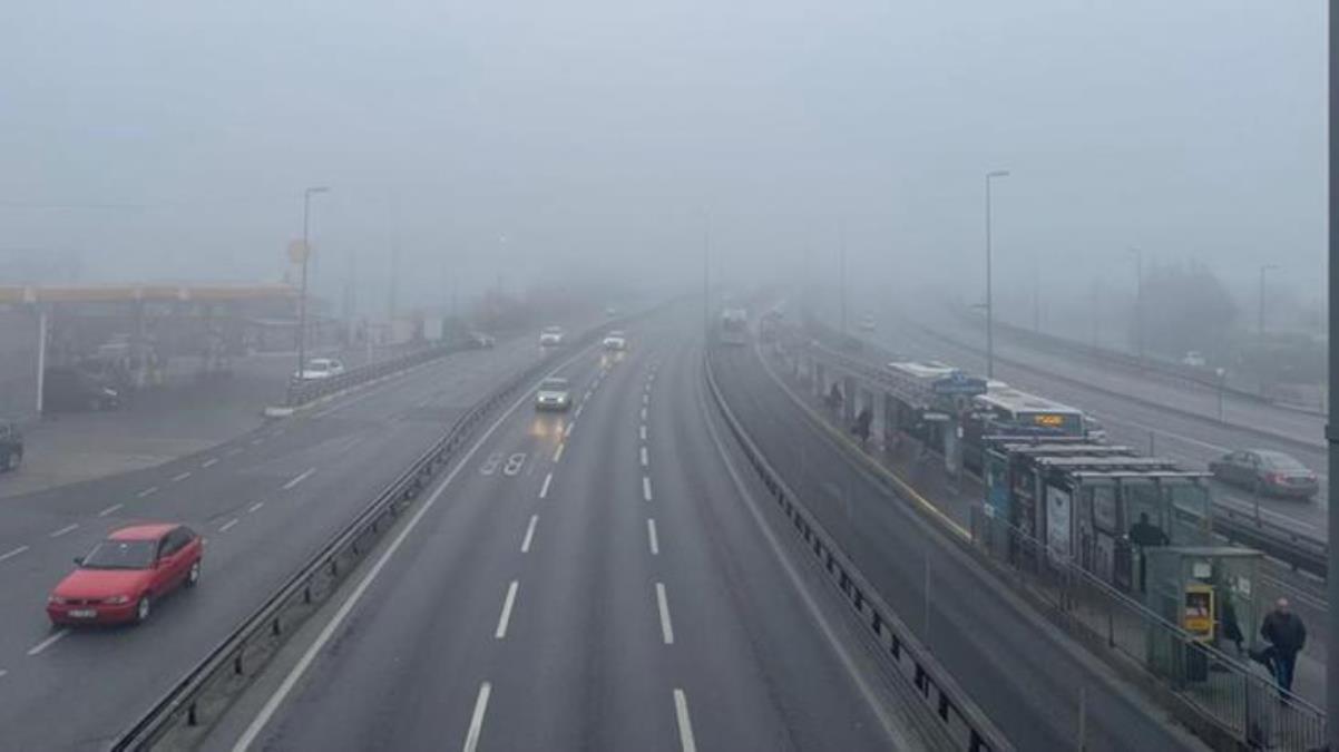 İstanbul’da sis nedeniyle vapur seferi yapılamıyor, sürücülerin görüş mesafesi düştü