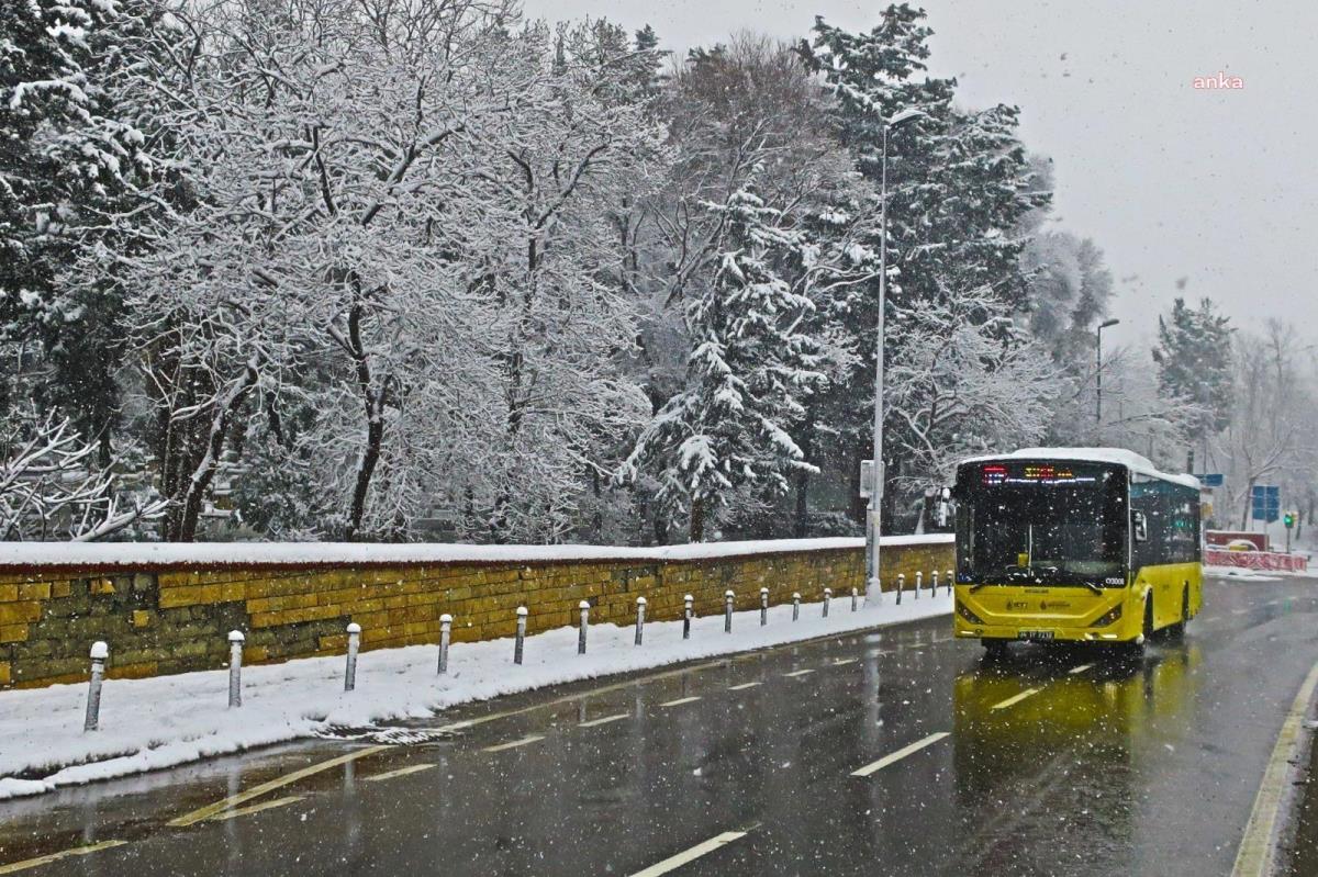 İbb Ekipleri 555 Noktada Kar Küreme ve Müdahale Araçlarıyla Bekleyecek