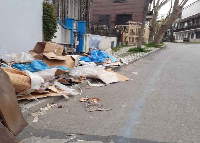 Burası Büyükada Yılmaztürk Caddesi saat: 09.00