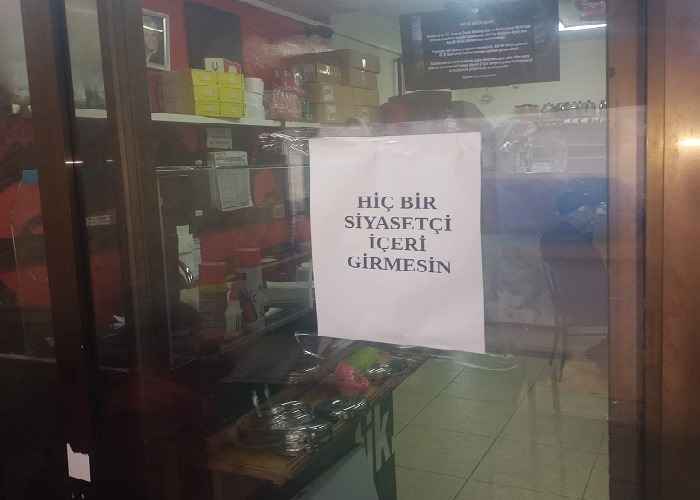 ‘Hiçbir siyasetçi içeri girmesin’