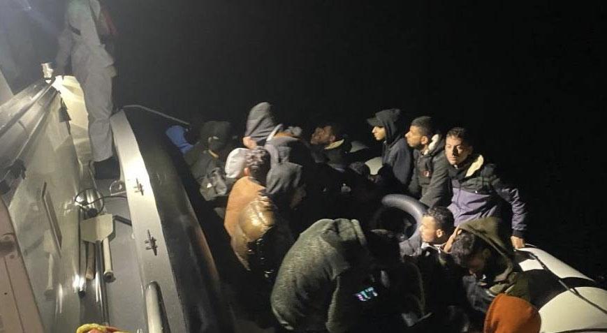Ayvacık açıklarında 64 kaçak göçmen yakalandı