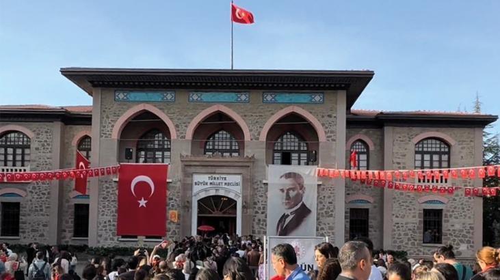 Bakan Ersoy, Cumhuriyet Müzesini kaç kişinin ziyaret ettiğini açıkladı