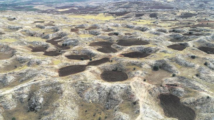 Çözünen kayaçlar tarlaya dönüştü