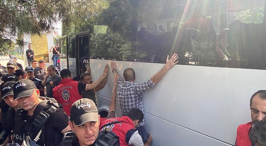 Diyarbakır’da izinsiz yürüyüşte gözaltına alınan 103 kişi serbest bırakıldı