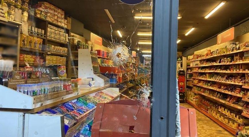 Gece yarısı Esenyurt’ta market saldırısı: Kurşun yağmuruyla dehşet anları!