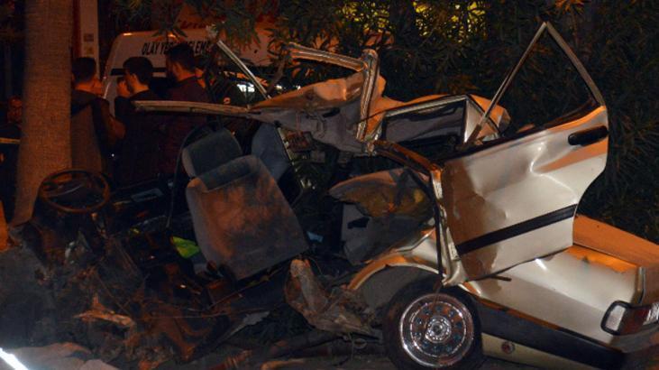 Adana’da feci kaza! Otomobil demir yığınına döndü: 3 kişi hayatını kaybetti