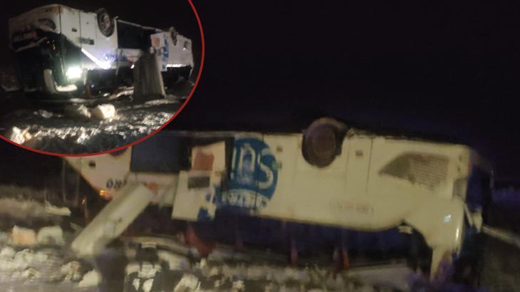 Bingöl’de kar kazaya sebep oldu! 2 noktada otobüs devrildi: 22 yaralı
