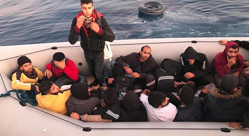 Bodrum’da 53 kaçak göçmen lastik botta yakalandı