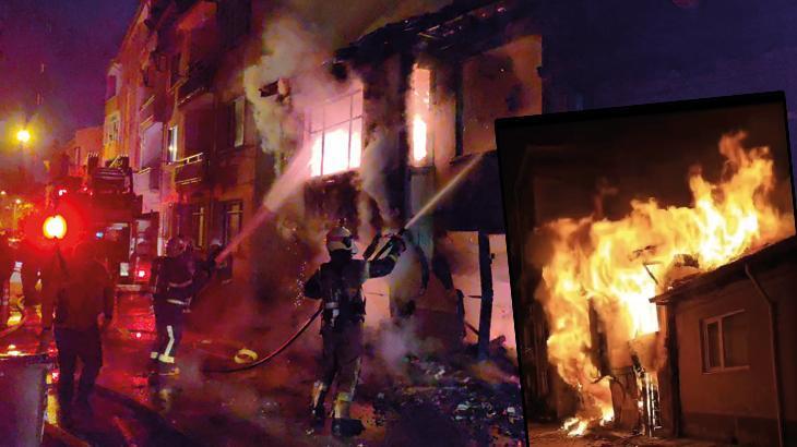 Bursa’da 2 katlı ev alev alev yandı