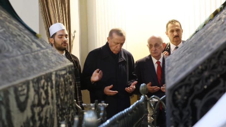 Cumhurbaşkanı Erdoğan’dan Sultan II. Abdülhamid Han’ın türbesine ziyaret