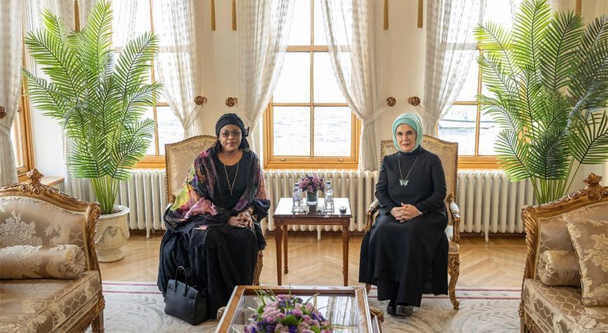 Emine Erdoğan Senegal Devlet Başkanı’nın eşi ile görüştü