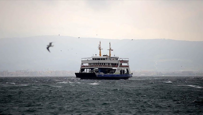 Güney Marmara’da feribot seferlerine fırtına engeli