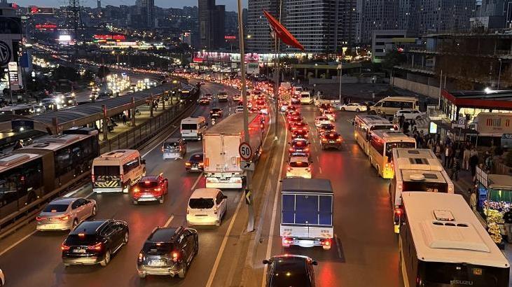 İstanbul’da trafik yoğunluğu! Yüzde 83’e ulaştı