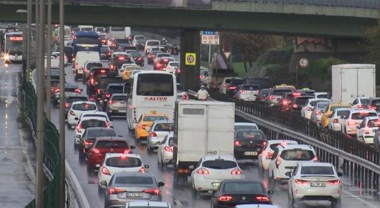 İstanbul’da yağmur trafiği