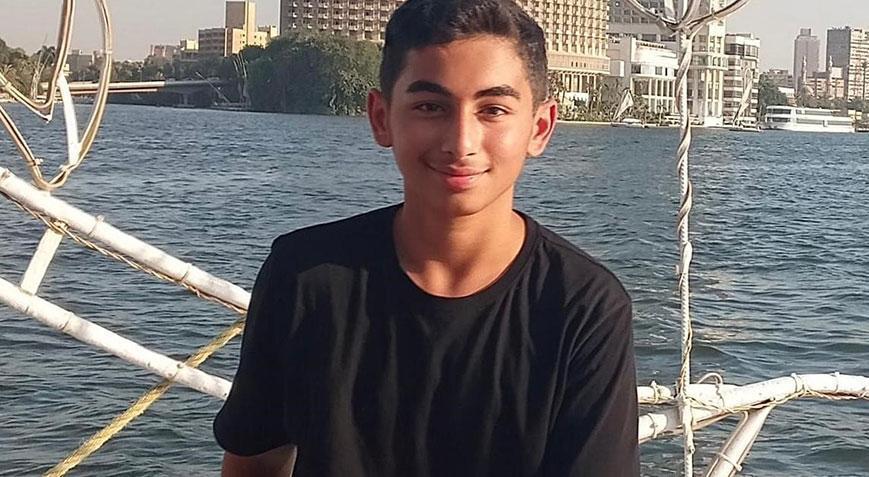 Mezun olduktan sonra ülkesine dönen Filistinli genç ailesi ile birlikte hayatını kaybetti