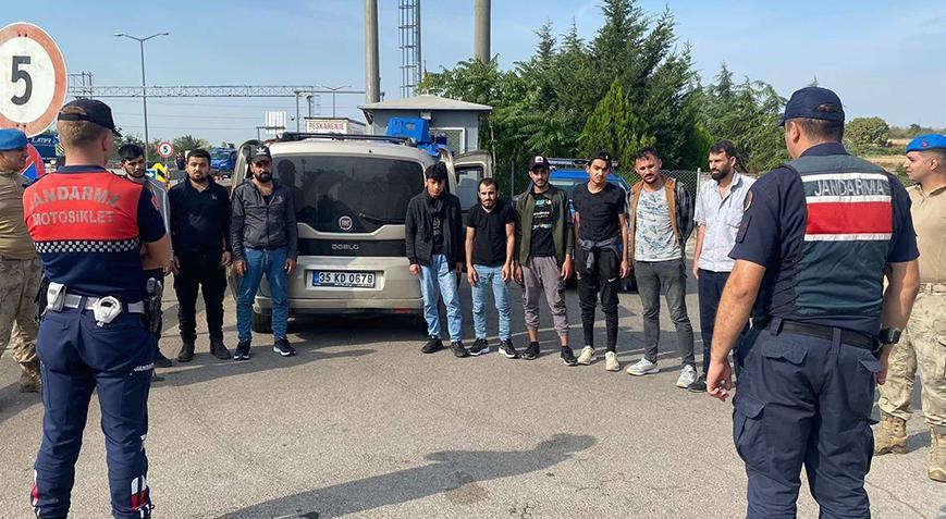 Edirne’de operasyon! 308 kaçak göçmen ve 6 organizatör yakalandı