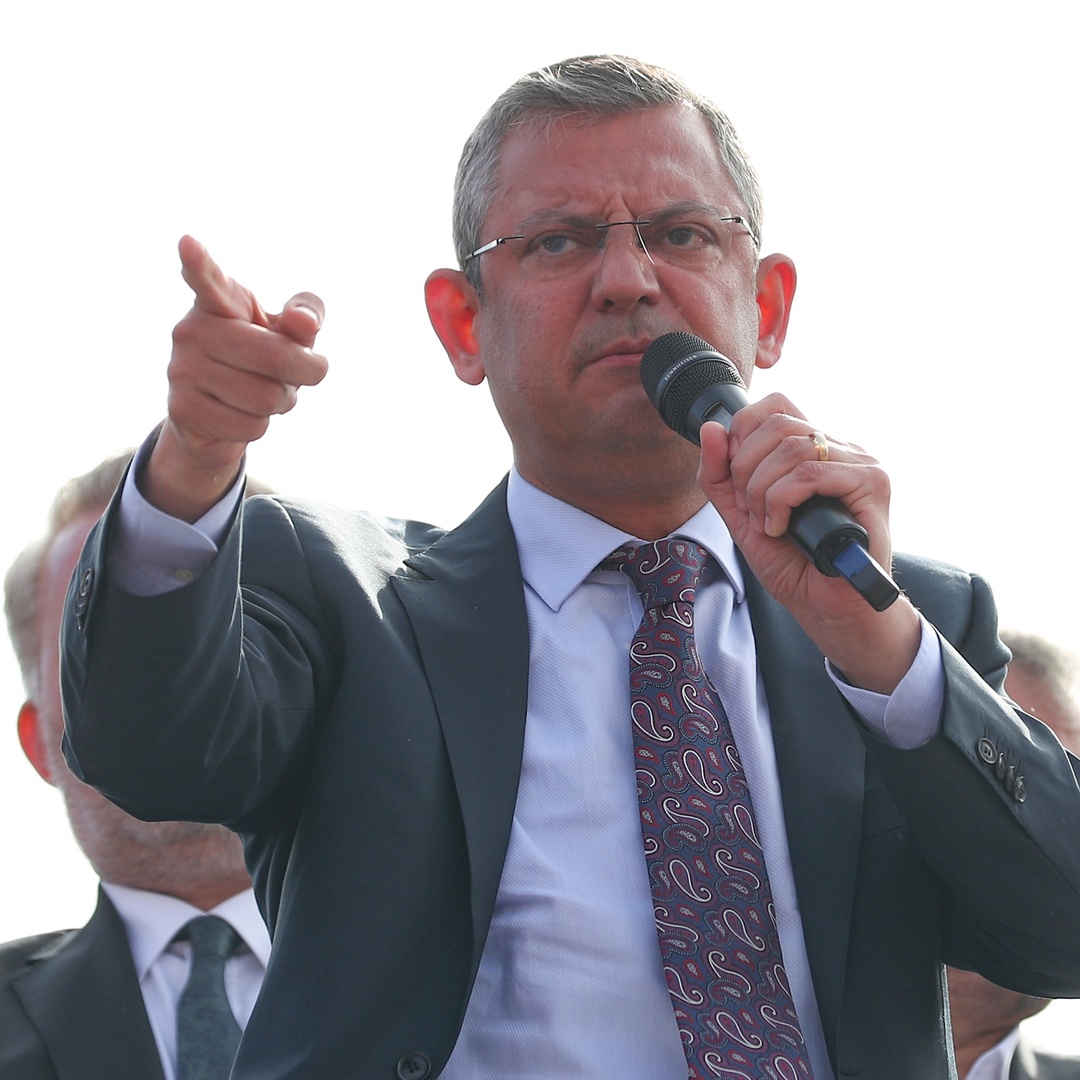CHP Genel Başkanı Özgür Özel Menemen’de: “Cumhuriyet’e Pusu …