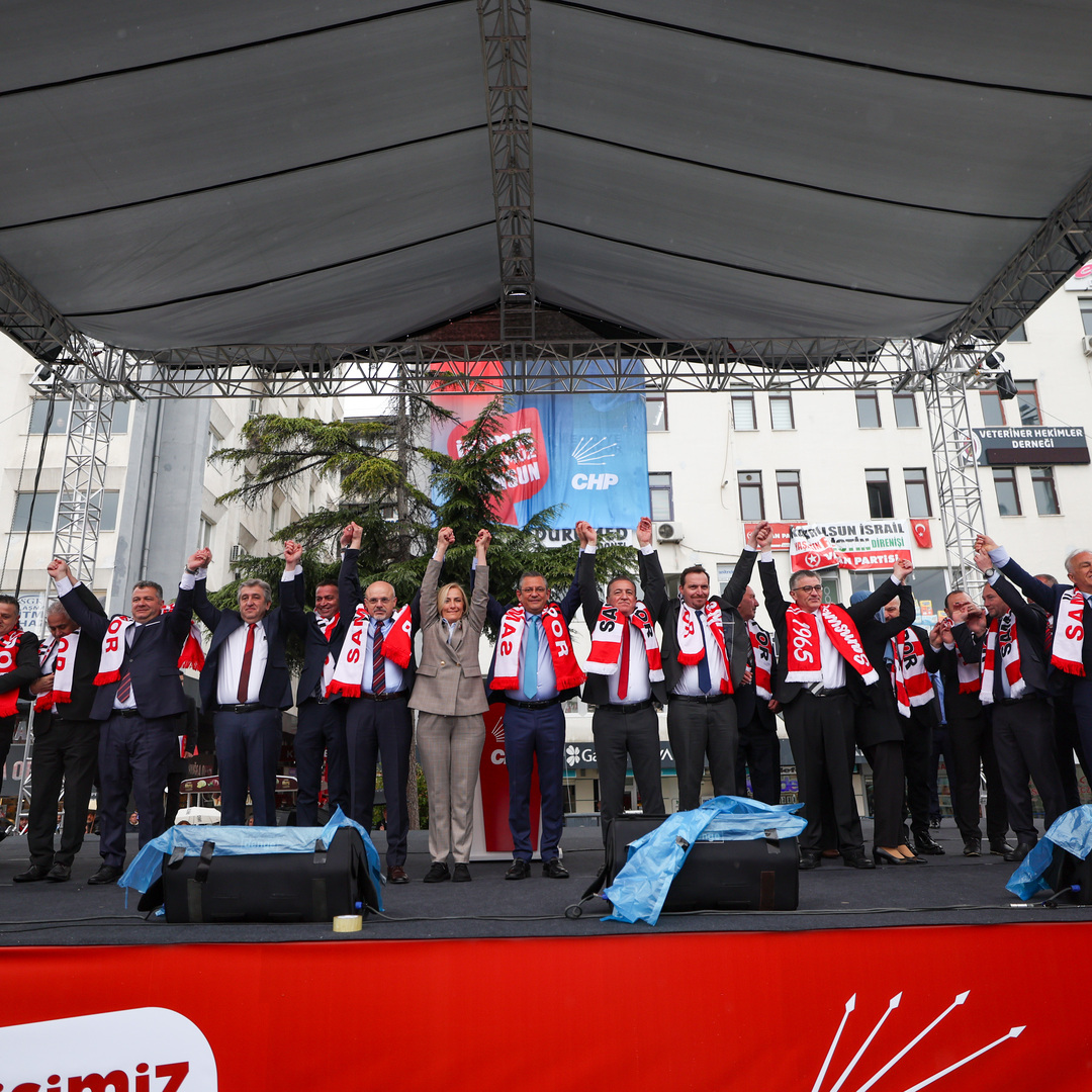 CHP Genel Başkanı Özgür Özel, Samsun’da Konuştu: “Cumhur İttifakı’nda Tehdit Var, Bizim Tarafta Kardeşlik, Kucaklaşma…”
