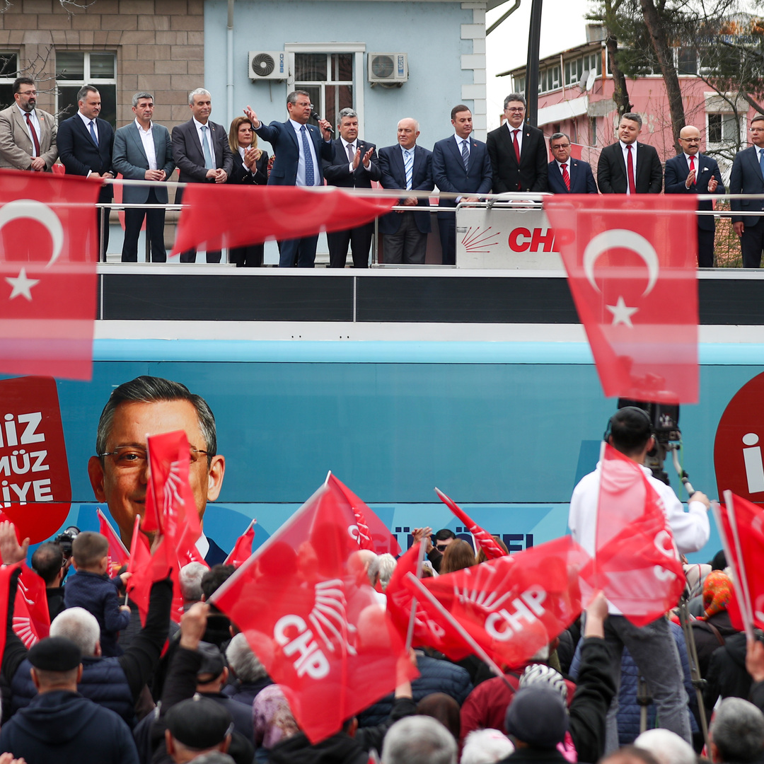 CHP Lideri Özgür Özel Bigadiç’te: “CHP’ye Oy Verirsen Ahmet …