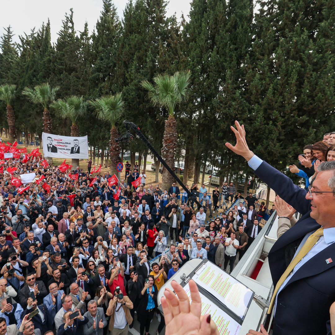 Cumhuriyet Halk Partisi Lideri Özgür Özel: “İzmir, Partimizi İktidara Taşıyacağımız Sancak Gemimiz”