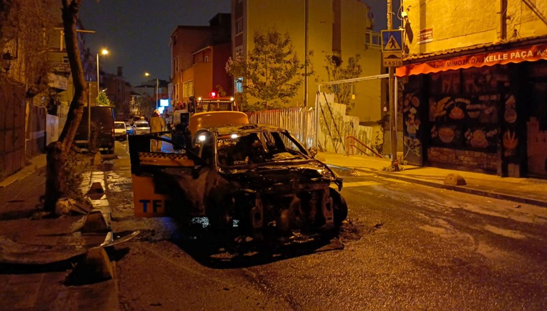 Fatih’te, seyir halindeki taksi alev alev yandı – Son Dakika…