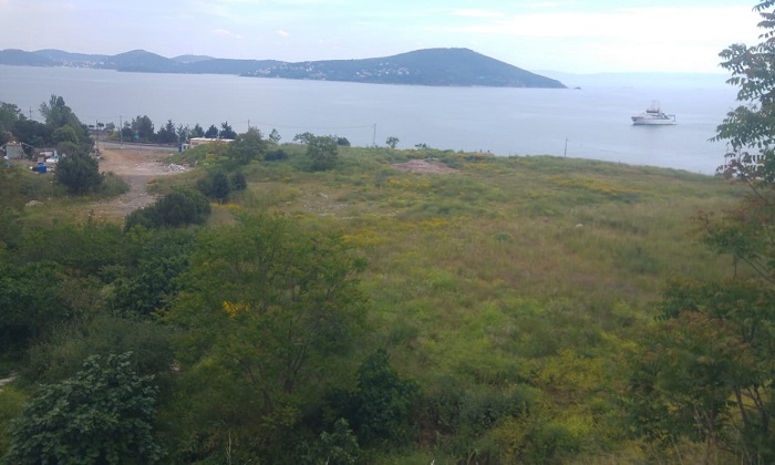 Kınalıada’nın en güzel yeri Adalar Belediyesi tarafından çöplüğe çevrilmek isteniyor