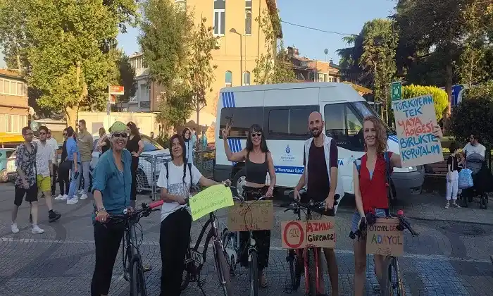 Adalar’da devasa minibüs eylemleri devam ediyor