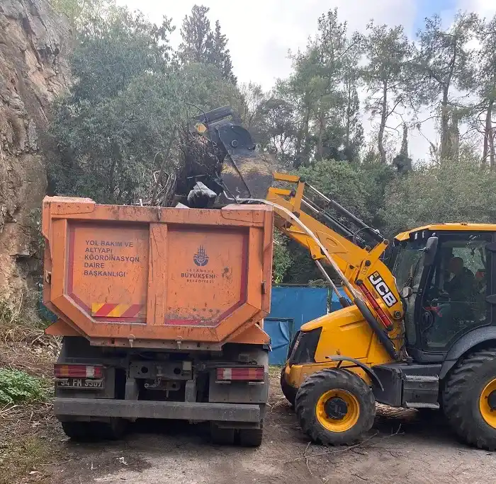 SİT ve ÖÇKB Adalar’da geçici döküm sahası!