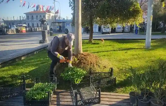 Büyükada Atatürk Meydanı yeşil alanında hizmet iyileştirme çalışmaları