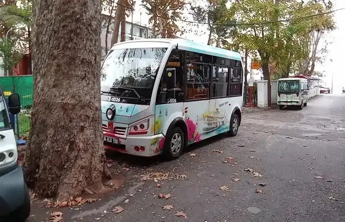 Kınalıada’da devasa minibüsler duraktaki yerini aldı