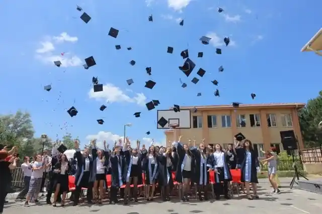 Adalar’da Yarın Okullar Saat 16.00’da Kapanacak