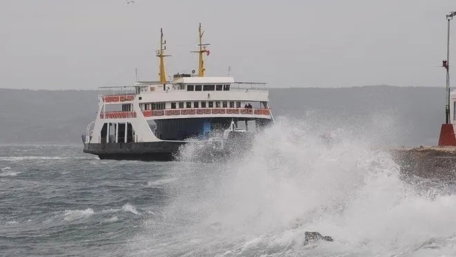 Fırtına: Çok Sayıda Feribot Seferi İptal Edildi