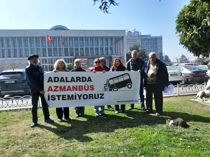 Adalar’da Azmanbüs Krizi Devam Ediyor