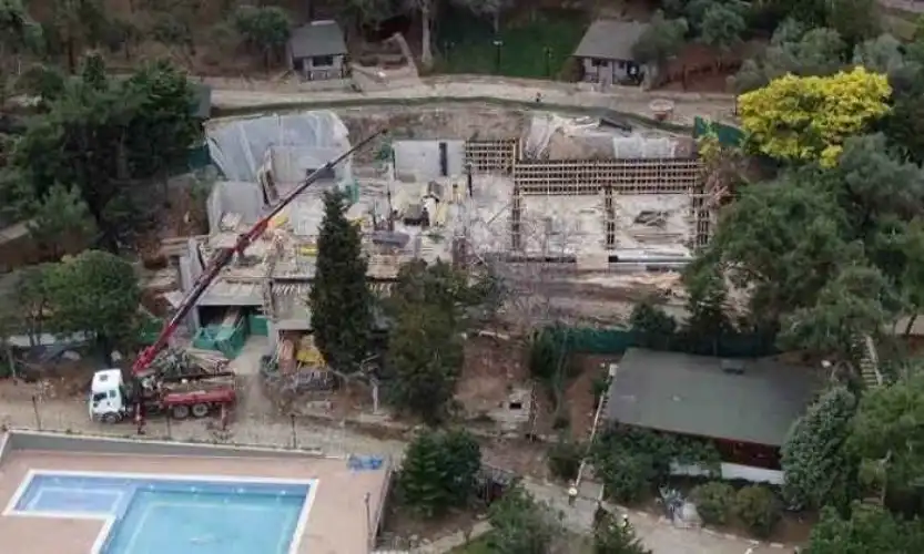 Adalar’da Havuzlar Çevre ve Yapı Güvenliğini Tehdit Ediyor