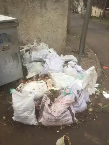 Adalar'da Tehlikeli Atık Alarmı: İnşaat Molozları Çöplere Karışıyor