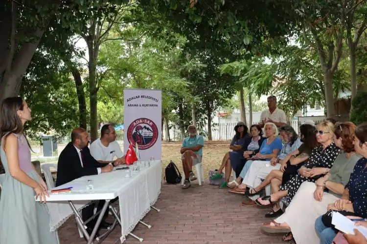 Adalar’da Afetlere Karşı Dayanıklılık İçin Halk Toplantısı Gerçekleşti