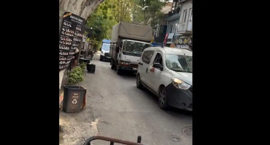 Adalar’da “Sakin Şehir” Hayali Kamyon Sesleriyle Bölündü: İşte O Görüntüler