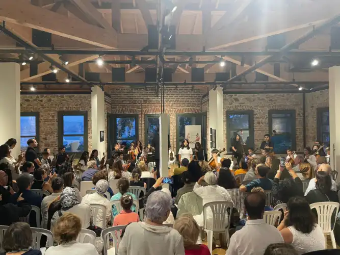 Büyükada Taş Mektep’te Unutulmaz Konser: Adalı Genç Yetenekler Sahnedeydi